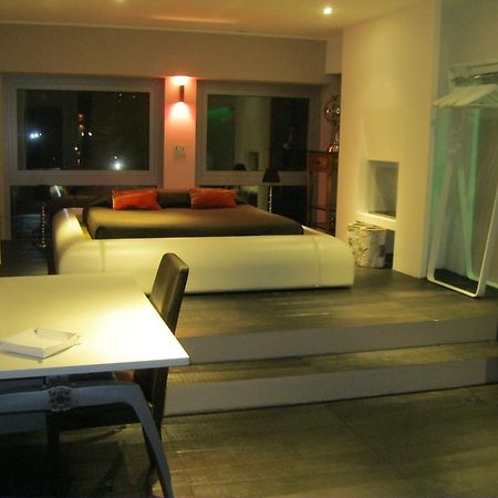 A14 Business Suite Sesto San Giovanni Pokoj fotografie