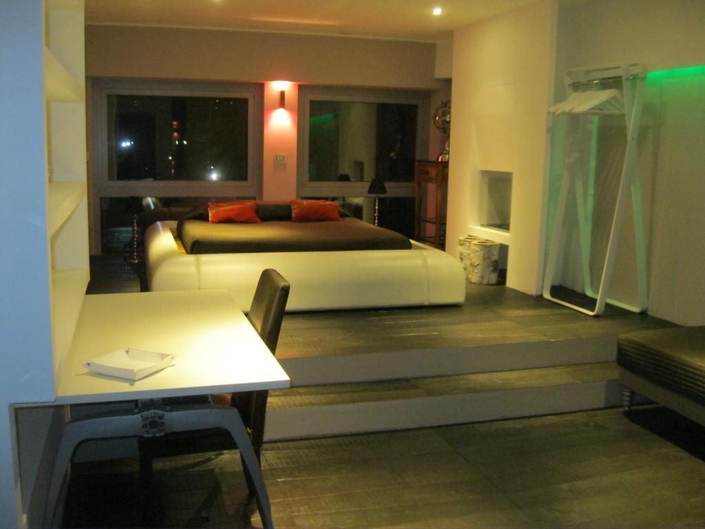 A14 Business Suite Sesto San Giovanni Pokoj fotografie